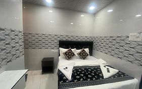 Hotel O Sai Residency
